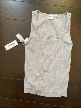 BNWT Aritzia Tank M